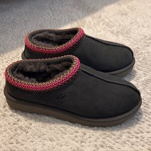 UGG Tasman II - Size 7 - Dense Smoke